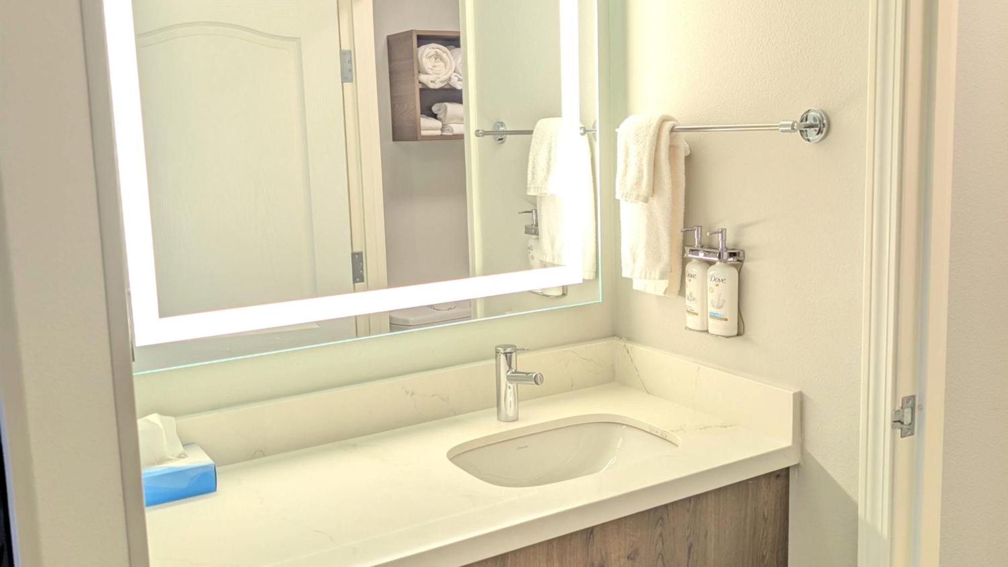 Staybridge Suites Bismarck By Ihg Eksteriør billede